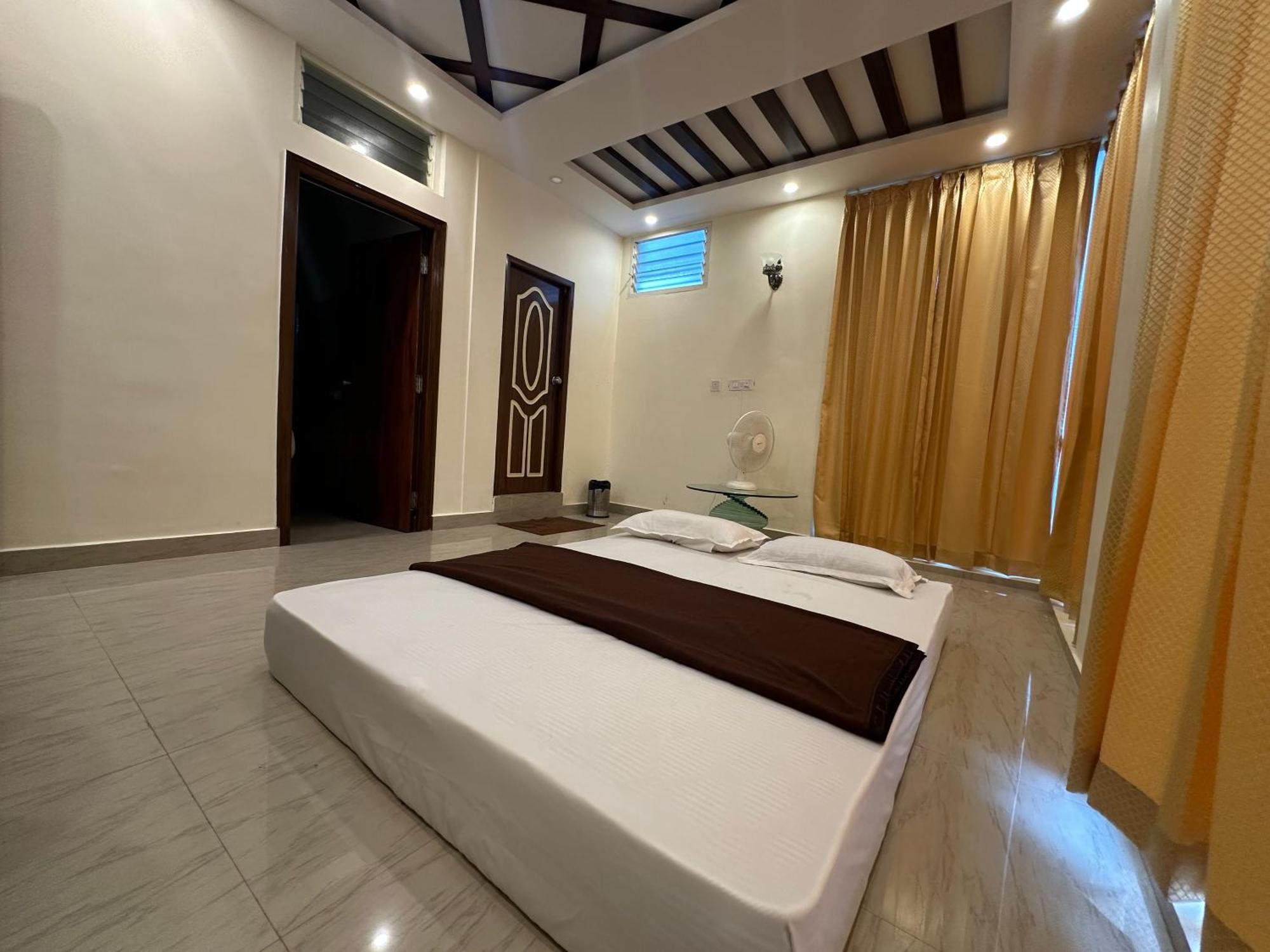 Hotel Boss Palace Майсуру Екстер'єр фото